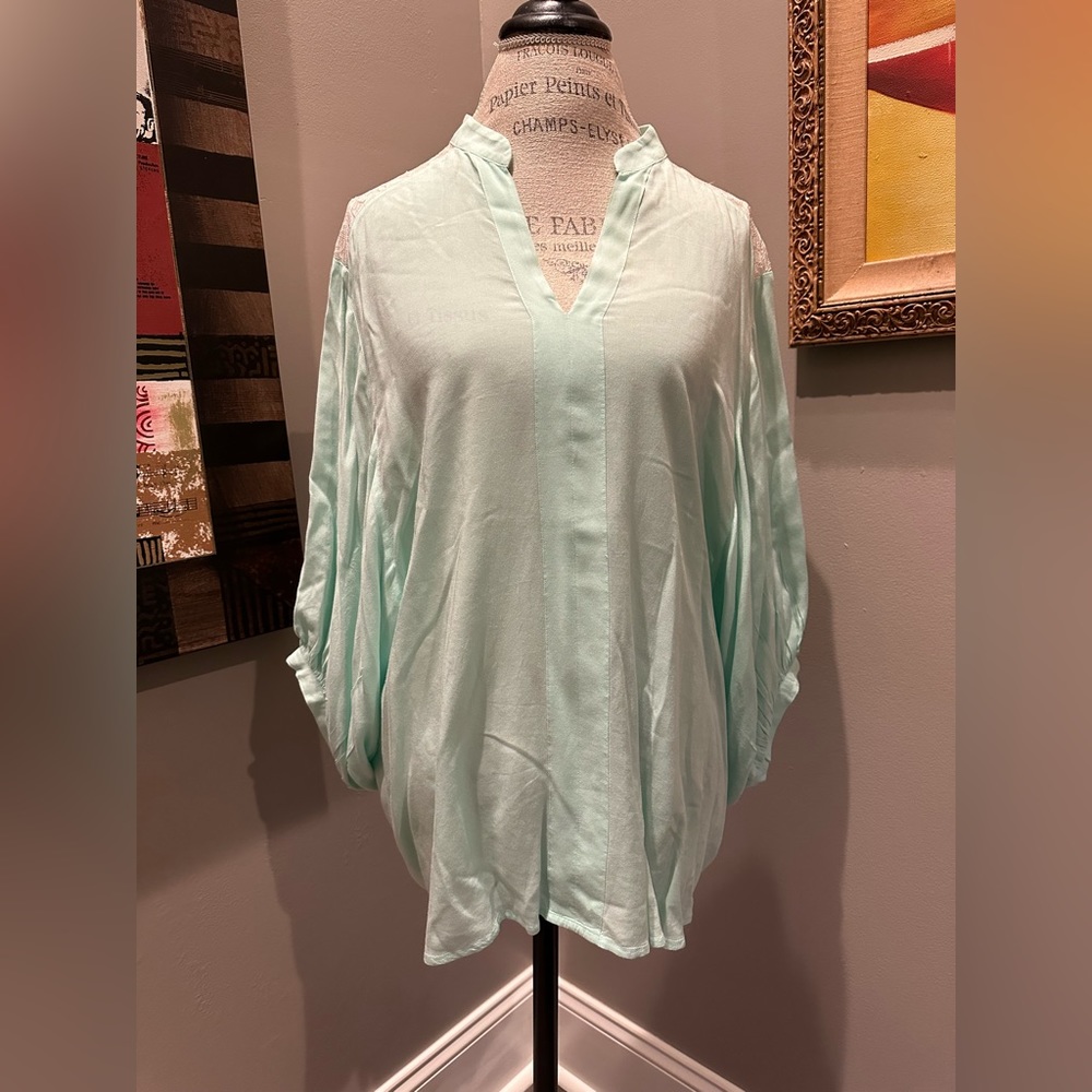 Ellen Tracy Dolman Sleeve Lightweight Tunic w/Lace Detail EUC